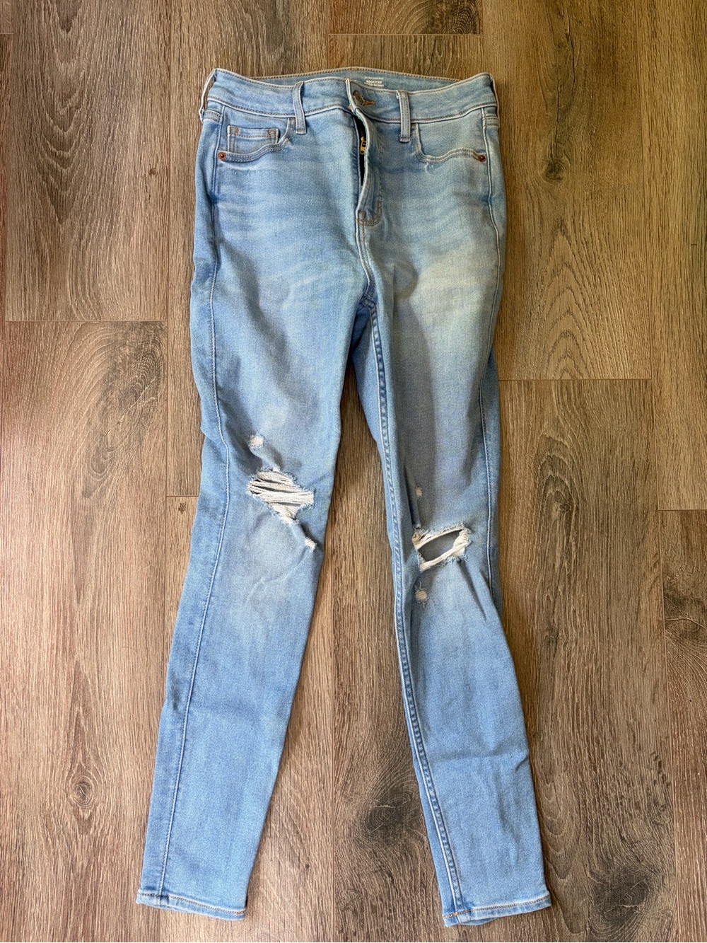 Old Navy Light Blue Distressed Skinny Jeans